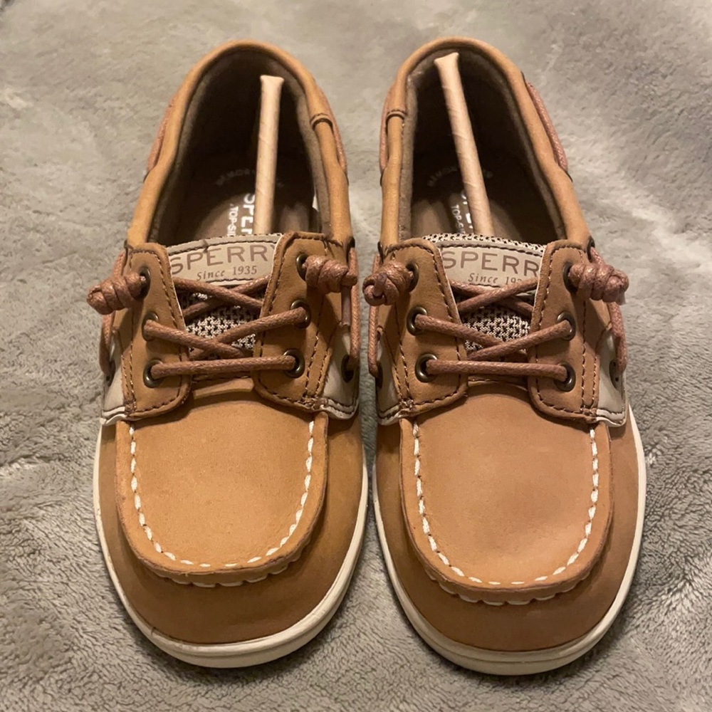 Girls Sperry Boat Shoes with box